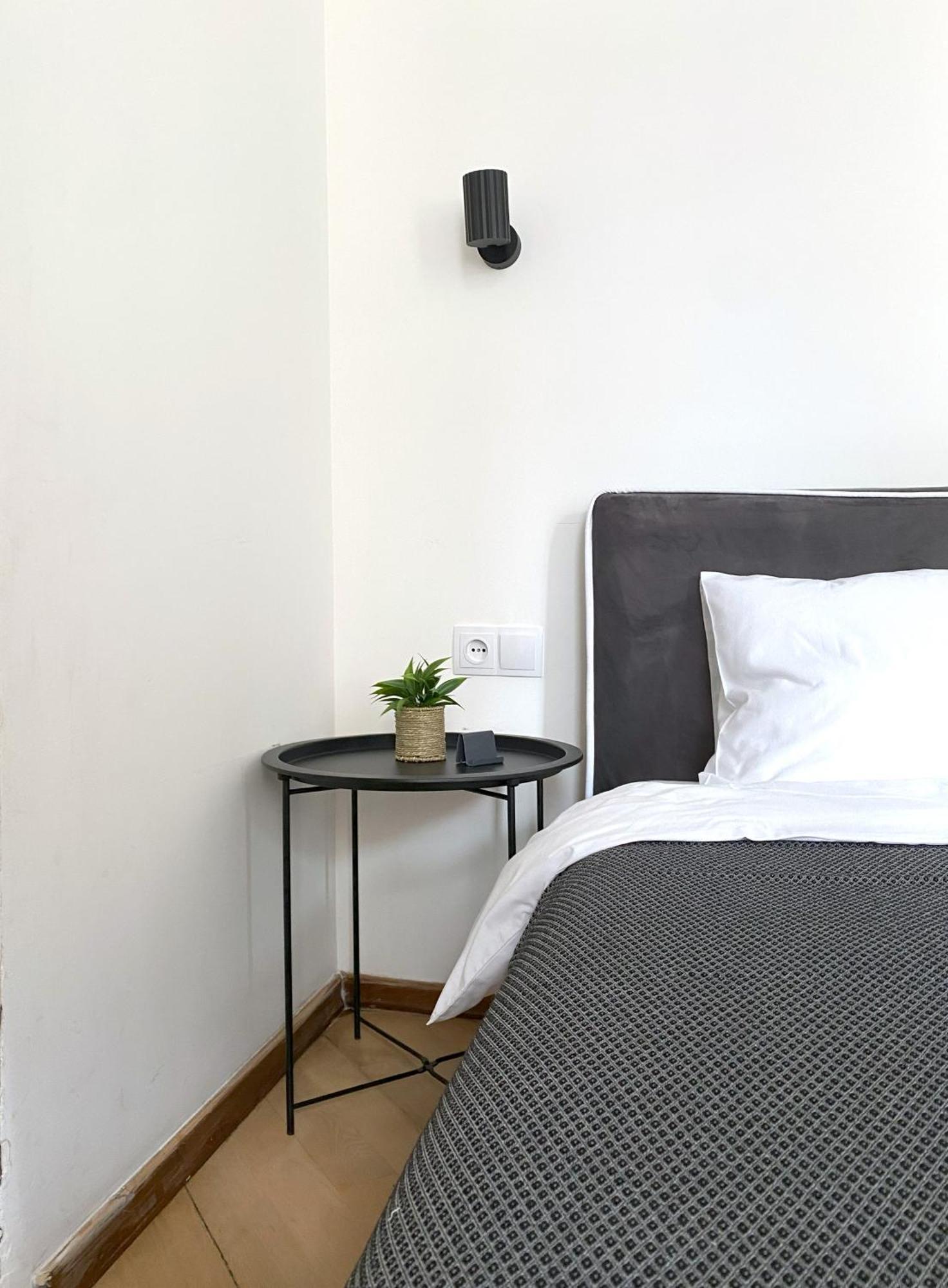 Chic 1-bedroom On Saburtalo 第比利斯