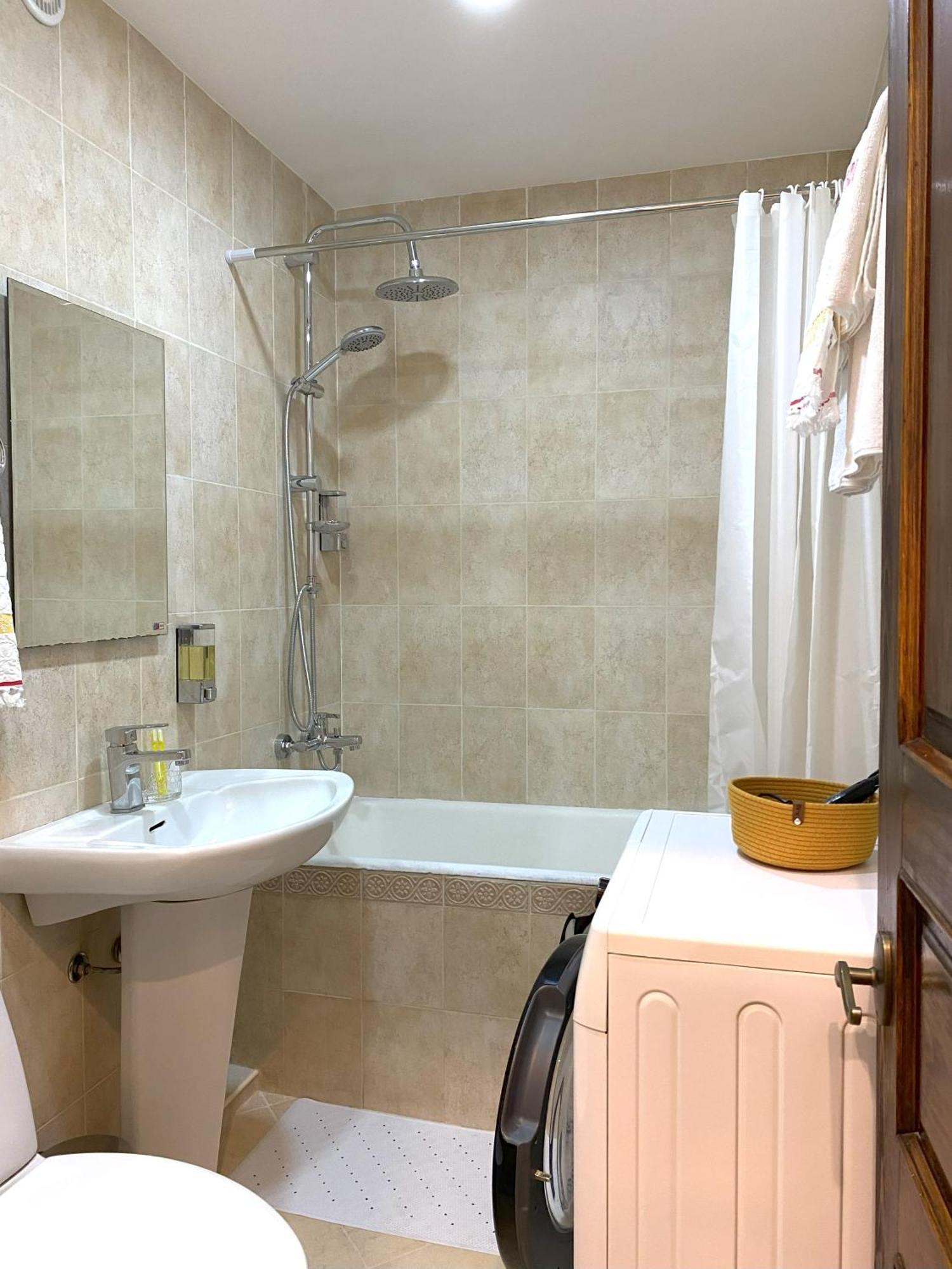 Chic 1-bedroom On Saburtalo טביליסי